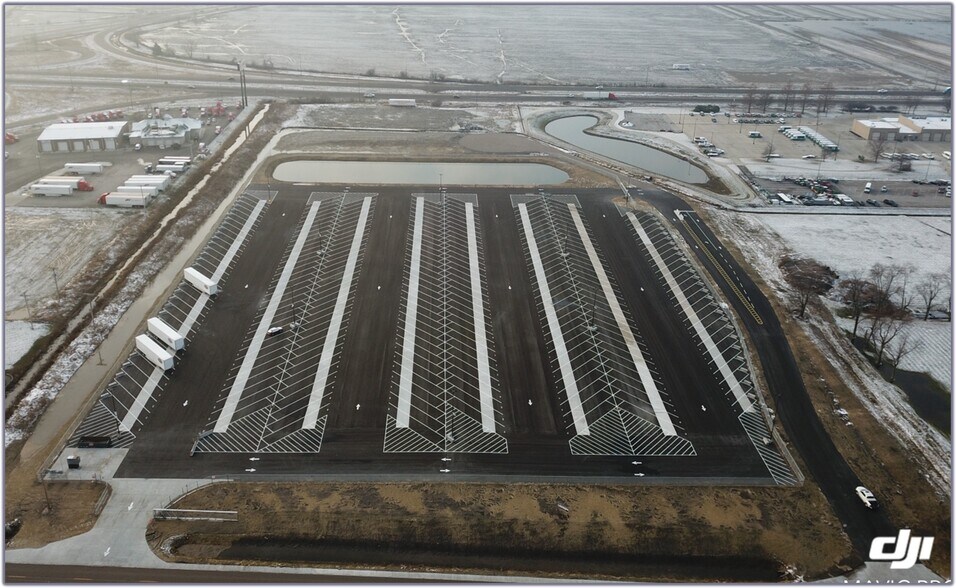 998 Chain of Rocks Rd, Pontoon Beach, IL à louer - Photo principale – Image 1 sur 1