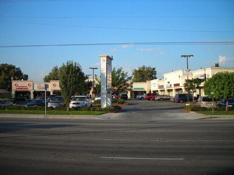 9531-9551 Telegraph Rd, Pico Rivera, CA à louer - Photo de l’immeuble – Image 2 sur 3