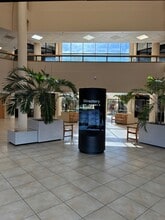 9980 Central Park Blvd N, Boca Raton, FL à louer Photo intérieure– Image 2 sur 6