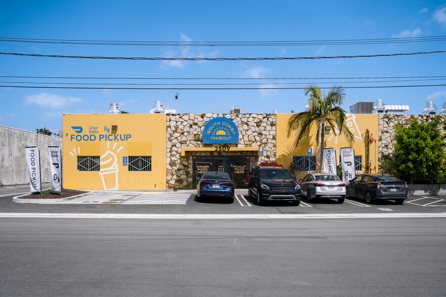 2509 S Broadway, Santa Ana, CA à louer - Photo de l’immeuble – Image 1 sur 10