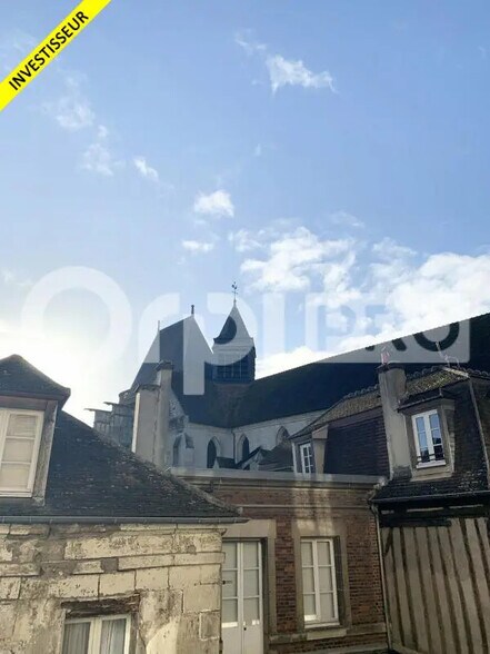 Local d'activités dans Compiègne à vendre - Photo de l’immeuble – Image 1 sur 5