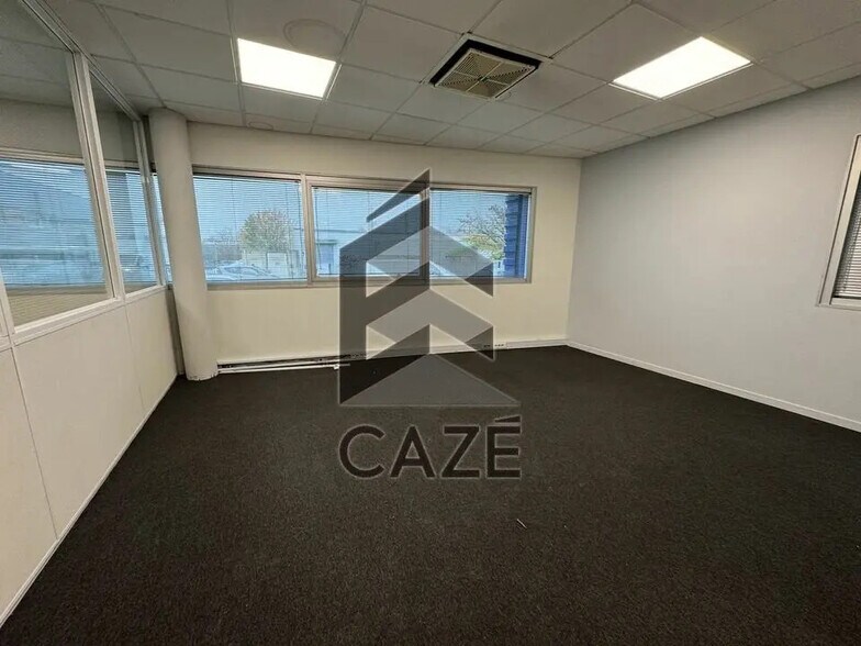 Bureau dans Cenon à louer - Photo intérieure – Image 3 sur 5