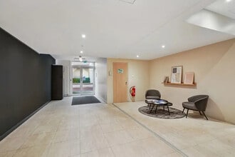 36-40 Rue De Picpus, Paris à louer Photo de l’immeuble– Image 1 sur 12