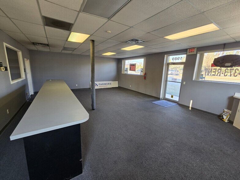 1989 N Opdyke Rd, Auburn Hills, MI à vendre - Photo de l’immeuble – Image 2 sur 15