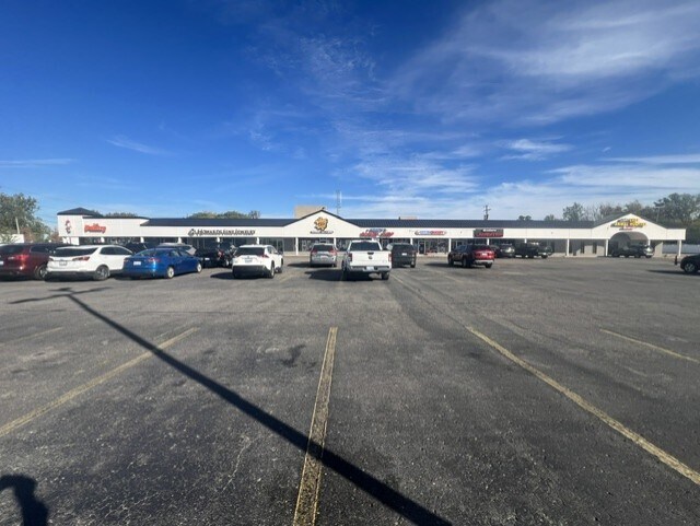 34204-34244 Van Dyke Ave, Sterling Heights, MI à louer Photo de l’immeuble– Image 1 sur 6