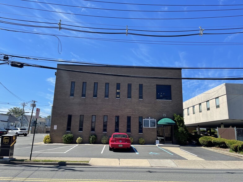 15 N 5th St, Saddle Brook, NJ à louer - Photo de l’immeuble – Image 2 sur 6