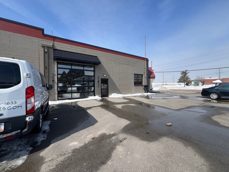 795 Midway Rd, Menasha, WI à vendre - Photo de l’immeuble – Image 2 sur 12