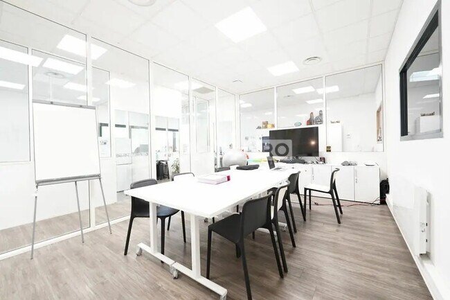 Plus de détails pour Industriel/Logistique à louer