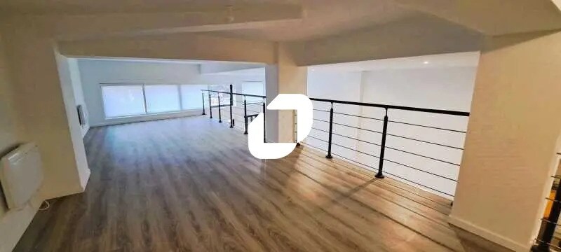 Bureau dans Montreuil à louer - Photo de l’immeuble – Image 3 sur 10