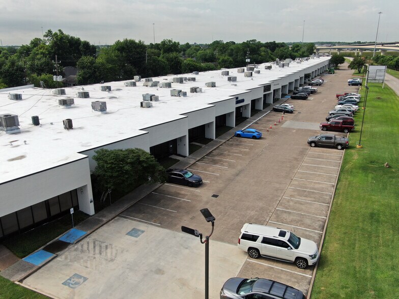 7505-7563 South Fwy, Houston, TX à louer - Photo de l’immeuble – Image 2 sur 8