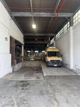 58-54 59th St, Maspeth, NY à louer Photo intérieure– Image 2 sur 12