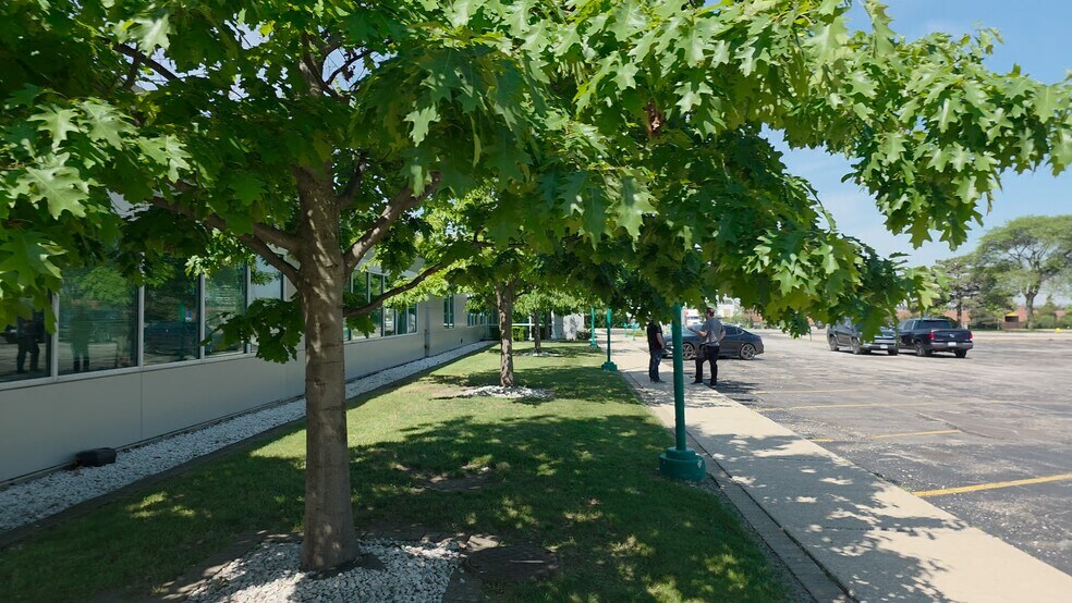 313 S Rohlwing Rd, Addison, IL à louer - Vidéo sur l’annonce professionnelle – Image 2 sur 6