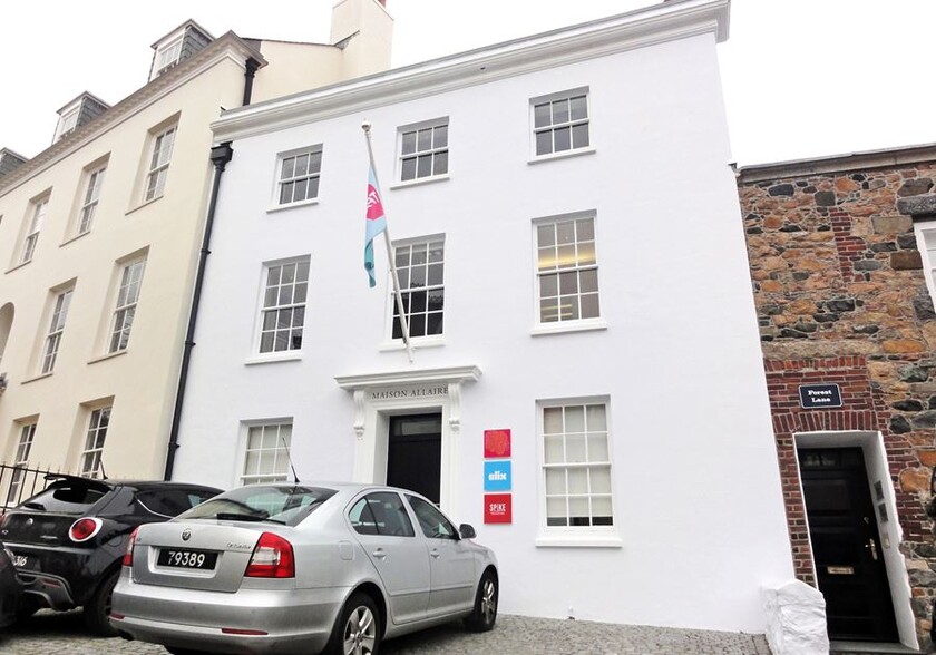 Smith St, Guernsey à vendre - Photo de l’immeuble – Image 1 sur 5