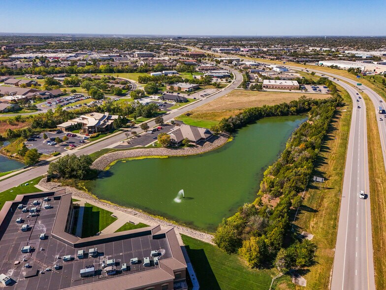 5.08 ± Acres on N. Cypress St., Wichita, KS à vendre - Photo de l’immeuble – Image 3 sur 25