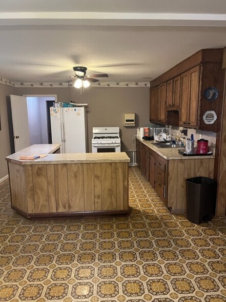 108 Merrick st, Henryetta, OK à vendre - Photo de l’immeuble – Image 3 sur 4