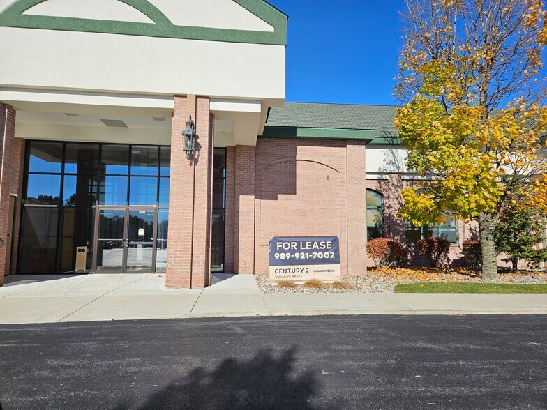 6200 State St, Saginaw, MI à louer - Photo de l’immeuble – Image 3 sur 28