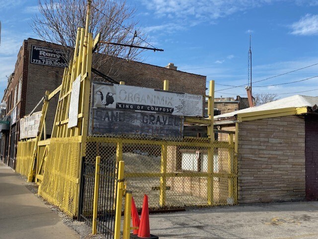 4025 W Montrose Ave, Chicago, IL à vendre - Photo de l’immeuble – Image 2 sur 3