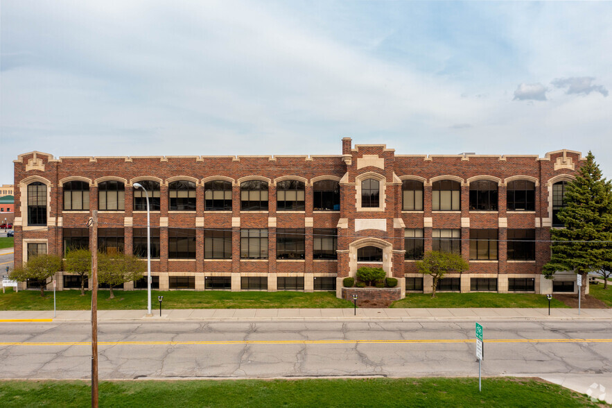 333 W 7th St, Royal Oak, MI à louer - Photo de l’immeuble – Image 2 sur 7