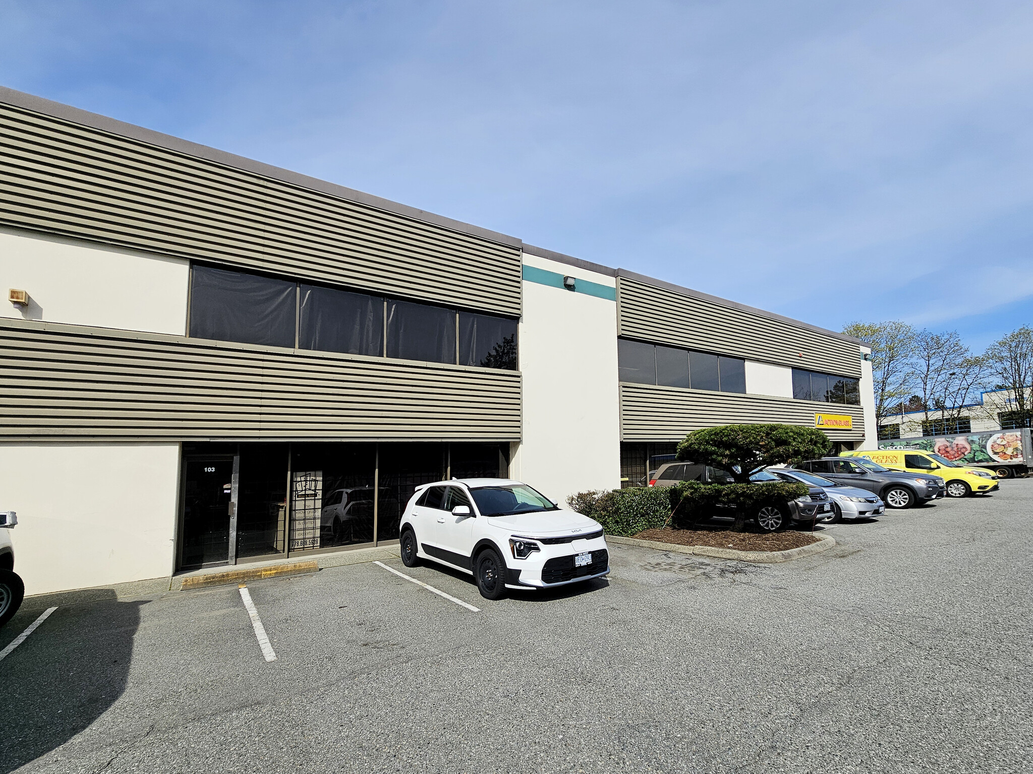 86 N Bend St, Coquitlam, BC à louer Photo de l’immeuble– Image 1 sur 4