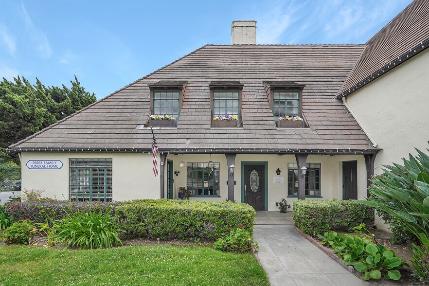 738 E Santa Paula St, Santa Paula, CA à vendre - Photo de l’immeuble – Image 3 sur 13