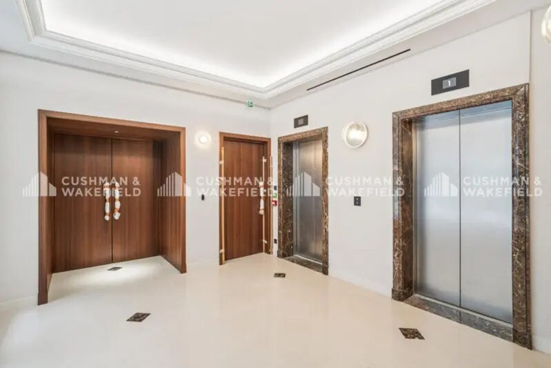 119-121 Avenue Des Champs Elysées, Paris à louer - Hall d’entrée – Image 3 sur 13