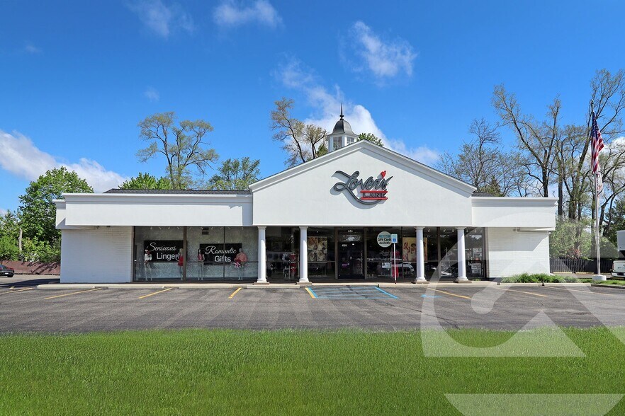 620 Ann Arbor Rd W, Plymouth, MI à vendre - Photo de l’immeuble – Image 1 sur 1