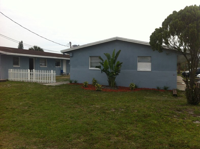 2107 Washington St NE, Palm Bay, FL à vendre - Photo de l’immeuble – Image 2 sur 12