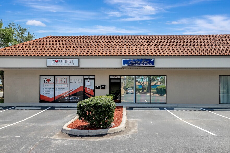 7206 Massachusetts Ave, New Port Richey, FL à louer - Photo de l’immeuble – Image 2 sur 16