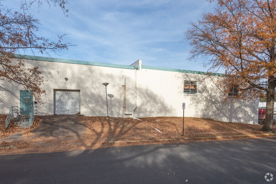7001 Loisdale Rd, Springfield, VA à louer - Photo de l’immeuble – Image 2 sur 3