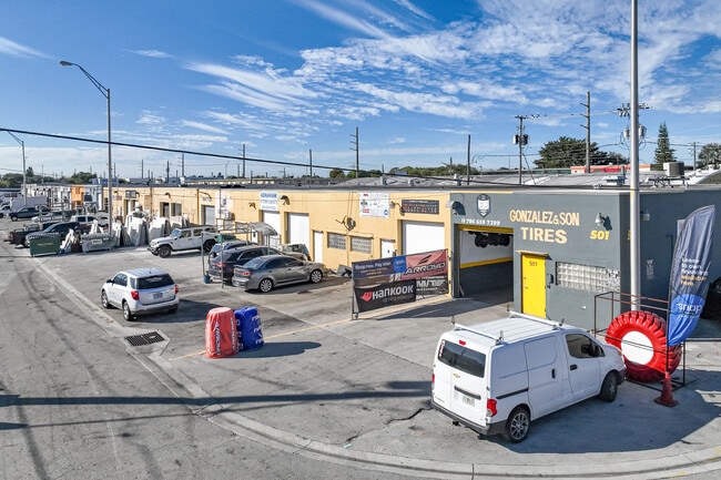 Plus de détails pour 653 W 27th St, Hialeah, FL - Industriel/Logistique à louer