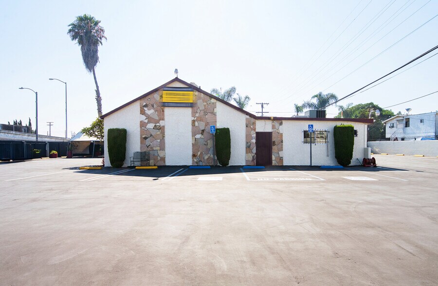 147 E Rosecrans Ave, Compton, CA à vendre - Photo de l’immeuble – Image 3 sur 29