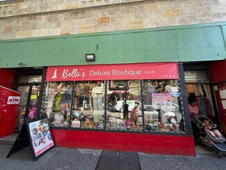 Plus de détails pour 3701-3712 82nd St, Jackson Heights, NY - Local commercial à louer