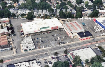 251-01 Jamaica Ave, Bellerose, NY à louer Photo intérieure– Image 2 sur 3