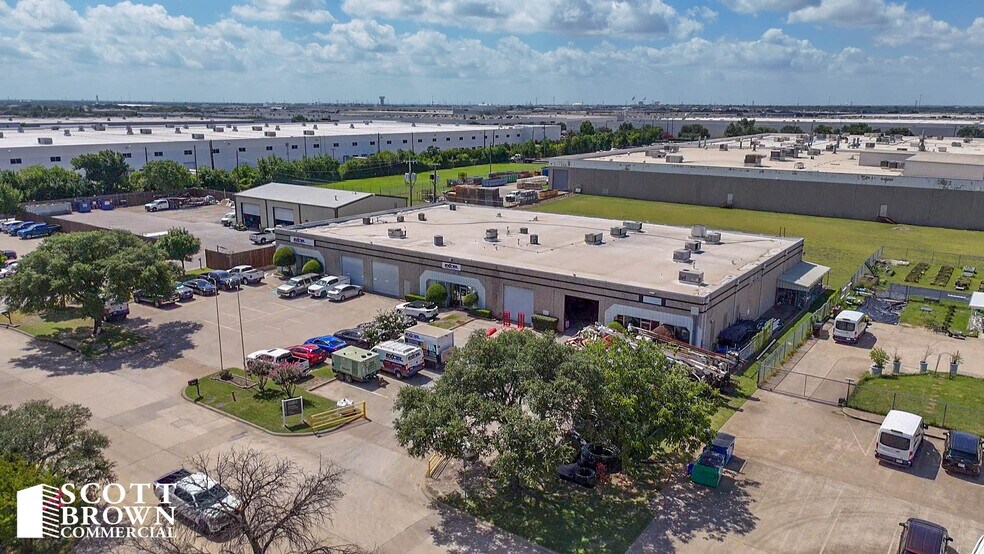 10810 Alder Cir, Dallas, TX à louer - Photo de l’immeuble – Image 1 sur 17