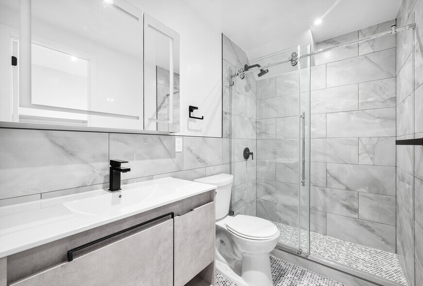 113 W 13th St, New York, NY à vendre - Photo de l’immeuble – Image 3 sur 15