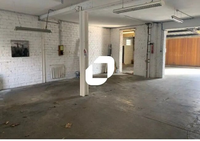 Plus de détails pour Local d'activités à louer