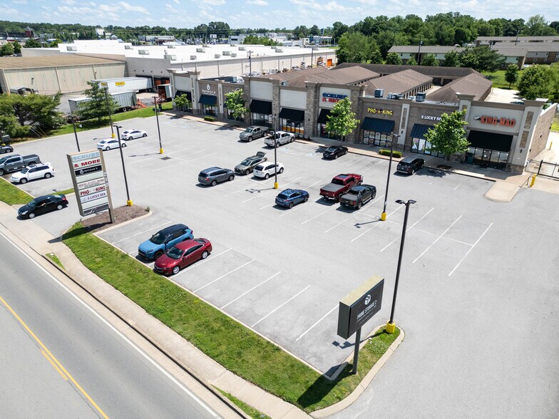 210 Needmore Rd, Clarksville, TN à louer - Photo de l’immeuble – Image 2 sur 6