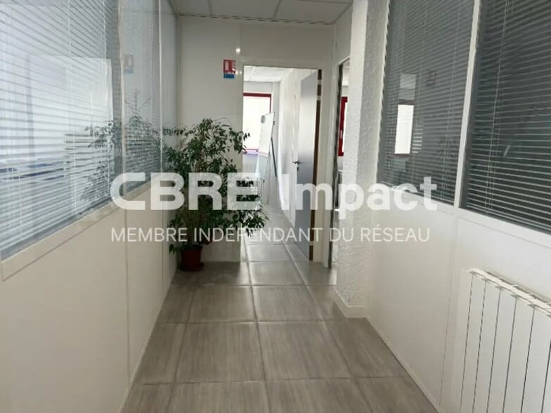 Bureau dans Chevigny-Saint-Sauveur à louer - Photo de l’immeuble – Image 1 sur 8