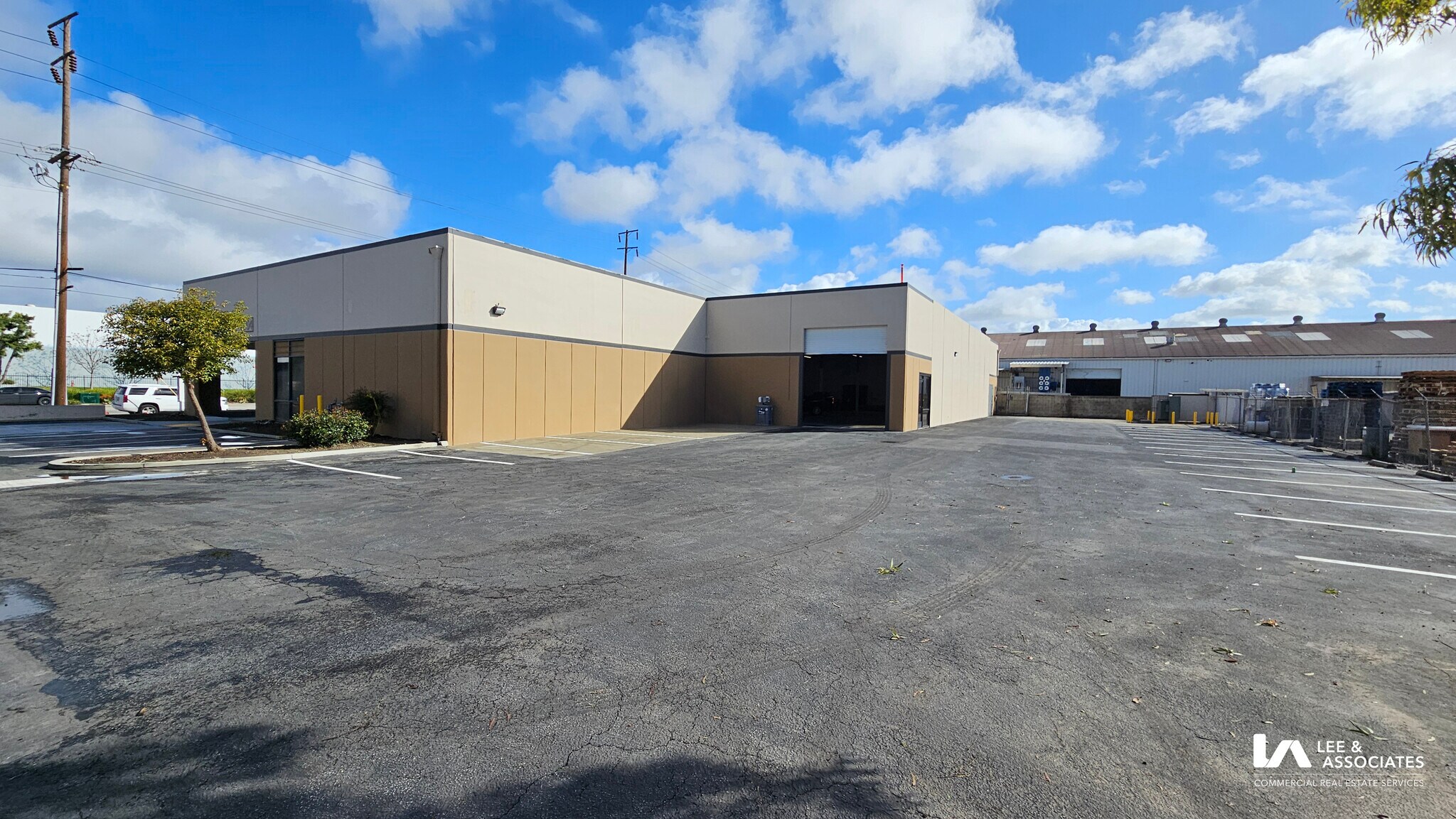 1904 E Dominguez St, Carson, CA à louer Photo de l’immeuble– Image 1 sur 6