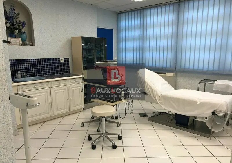 Bureau dans Nîmes à vendre - Photo intérieure – Image 3 sur 6