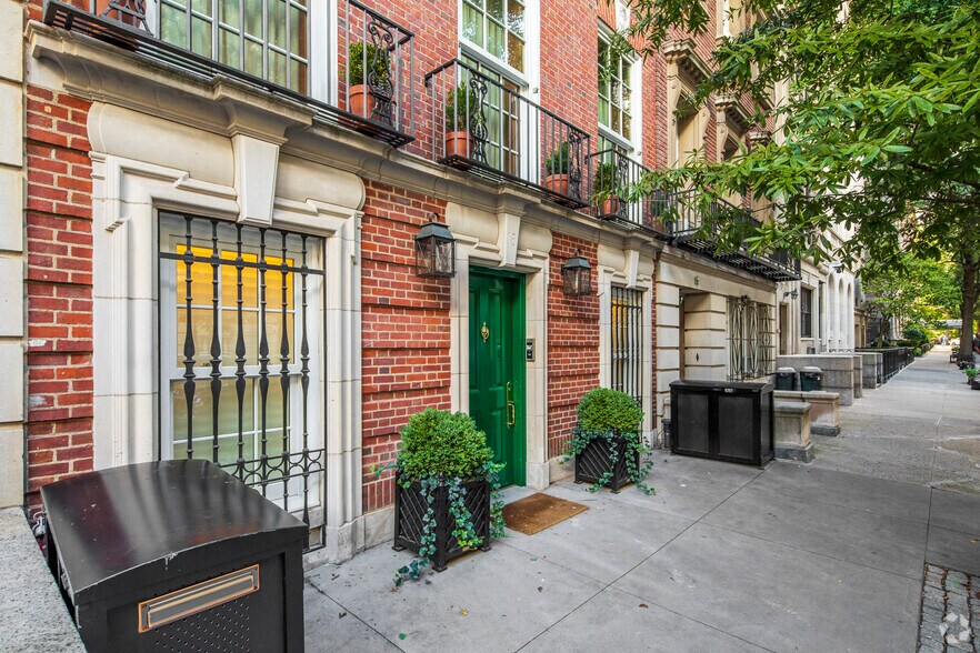 16 E 73rd St, New York, NY à vendre - Photo de l’immeuble – Image 3 sur 6