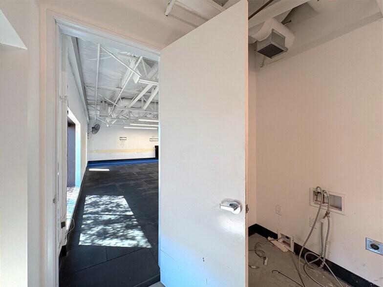 3844 N 32nd St, Phoenix, AZ à louer - Photo de l’immeuble – Image 3 sur 29