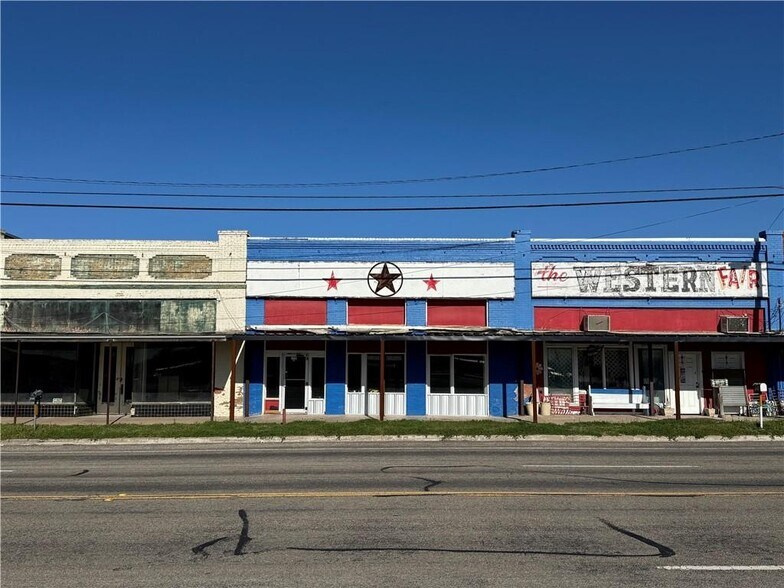 Gassaway Ave, Lott, TX à vendre - Photo de l’immeuble – Image 2 sur 7