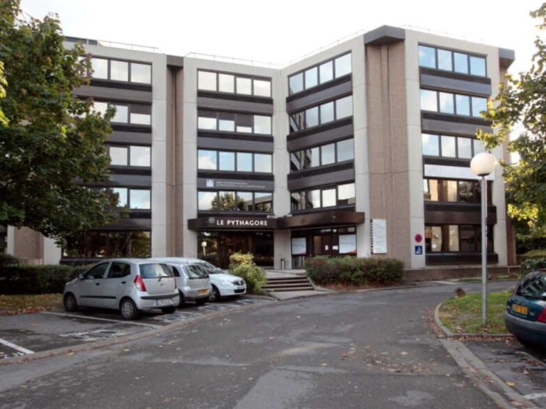 Bureau dans Créteil à louer - Photo de l’immeuble – Image 1 sur 11
