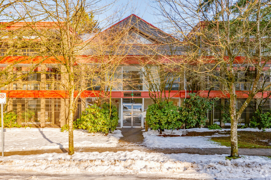 4951 Sanders St, Burnaby, BC à vendre - Photo de l’immeuble – Image 3 sur 4