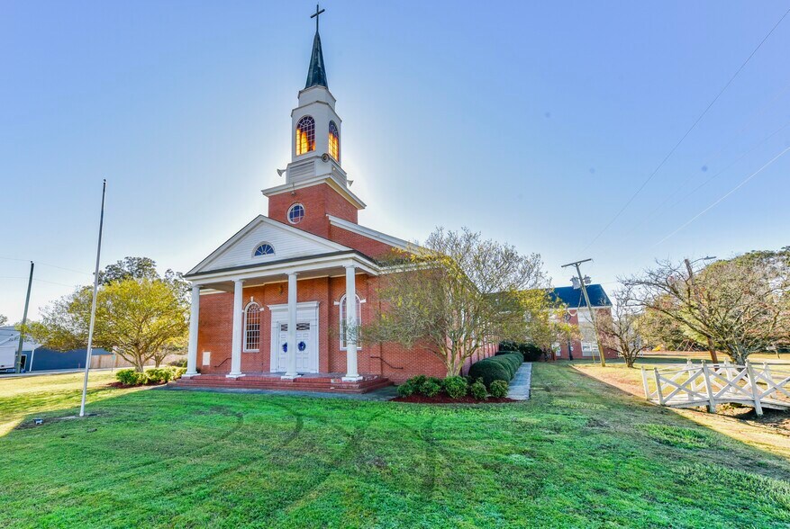 3901 Raeford Rd, Fayetteville, NC à louer - Photo principale – Image 1 sur 50