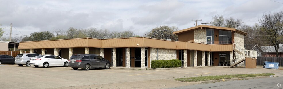 200-204 W Bedford Euless Rd, Hurst, TX à louer - Photo de l’immeuble – Image 3 sur 5