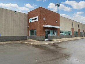 1010 Aldrin Dr, Eagan, MN à louer Photo intérieure– Image 1 sur 2