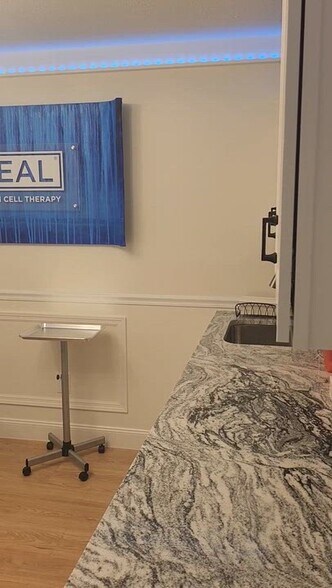 156 Whitaker Rd, Lutz, FL à louer - Vidéo sur l’annonce professionnelle – Image 2 sur 11