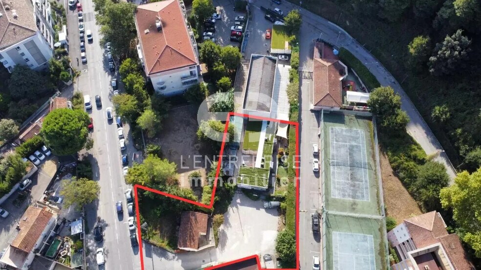 Industriel/Logistique dans Cagnes-sur-Mer à louer - Photo de l’immeuble – Image 1 sur 15